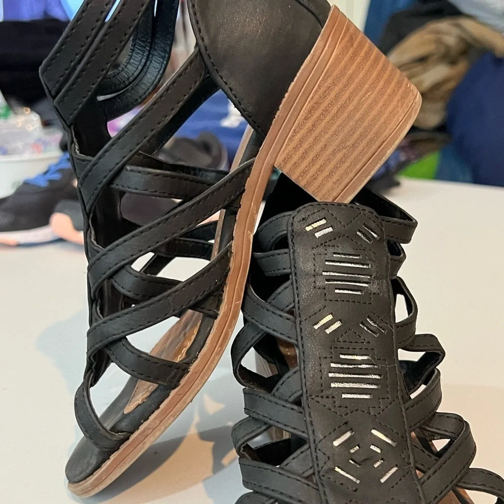 Sz 1 Girls Black Dress Shoes